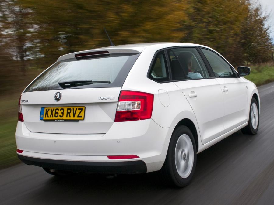  Skoda Rapid Spaceback 2013 года  (UK) (фото 12 из 26)